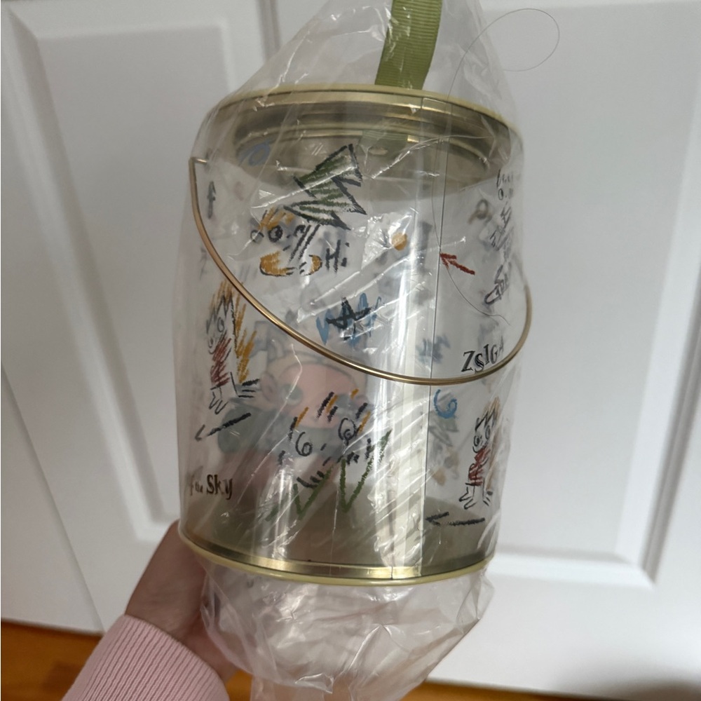 Pop Mart Zsiga 'Let It Be' Decorative Jar - Picture 3 of 3